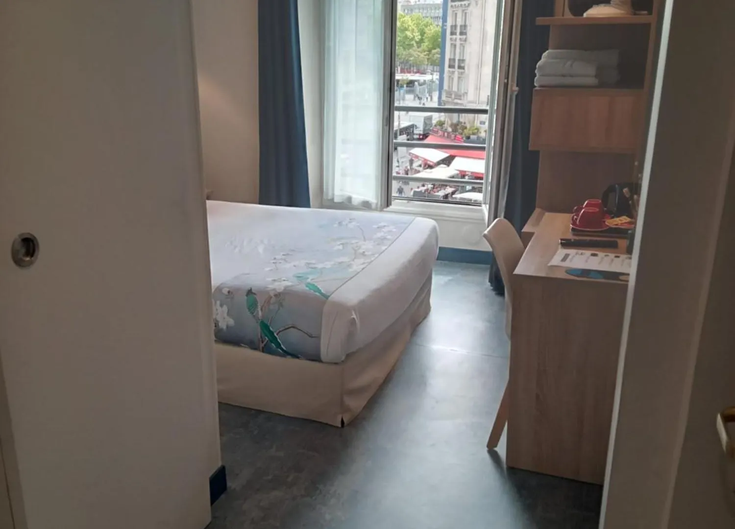 **  פריז Hotel Modern Est צרפת