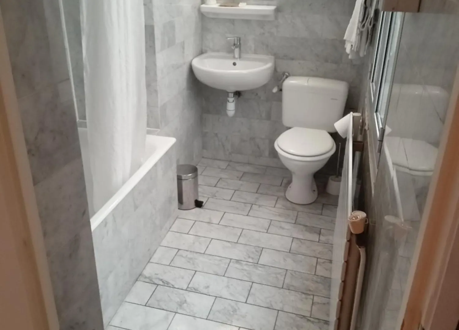 פריז Hotel Modern Est 2*,