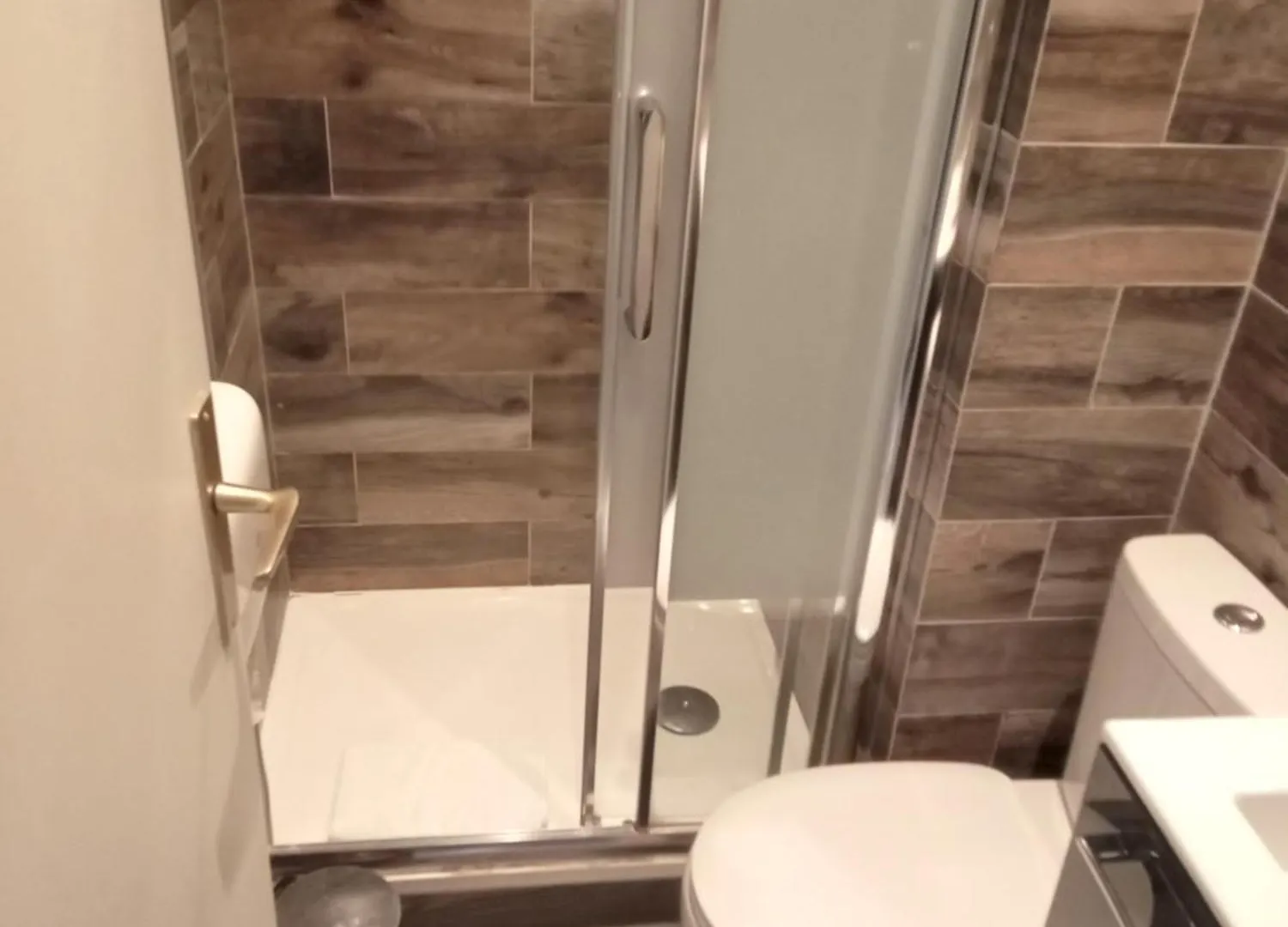 פריז Hotel Modern Est