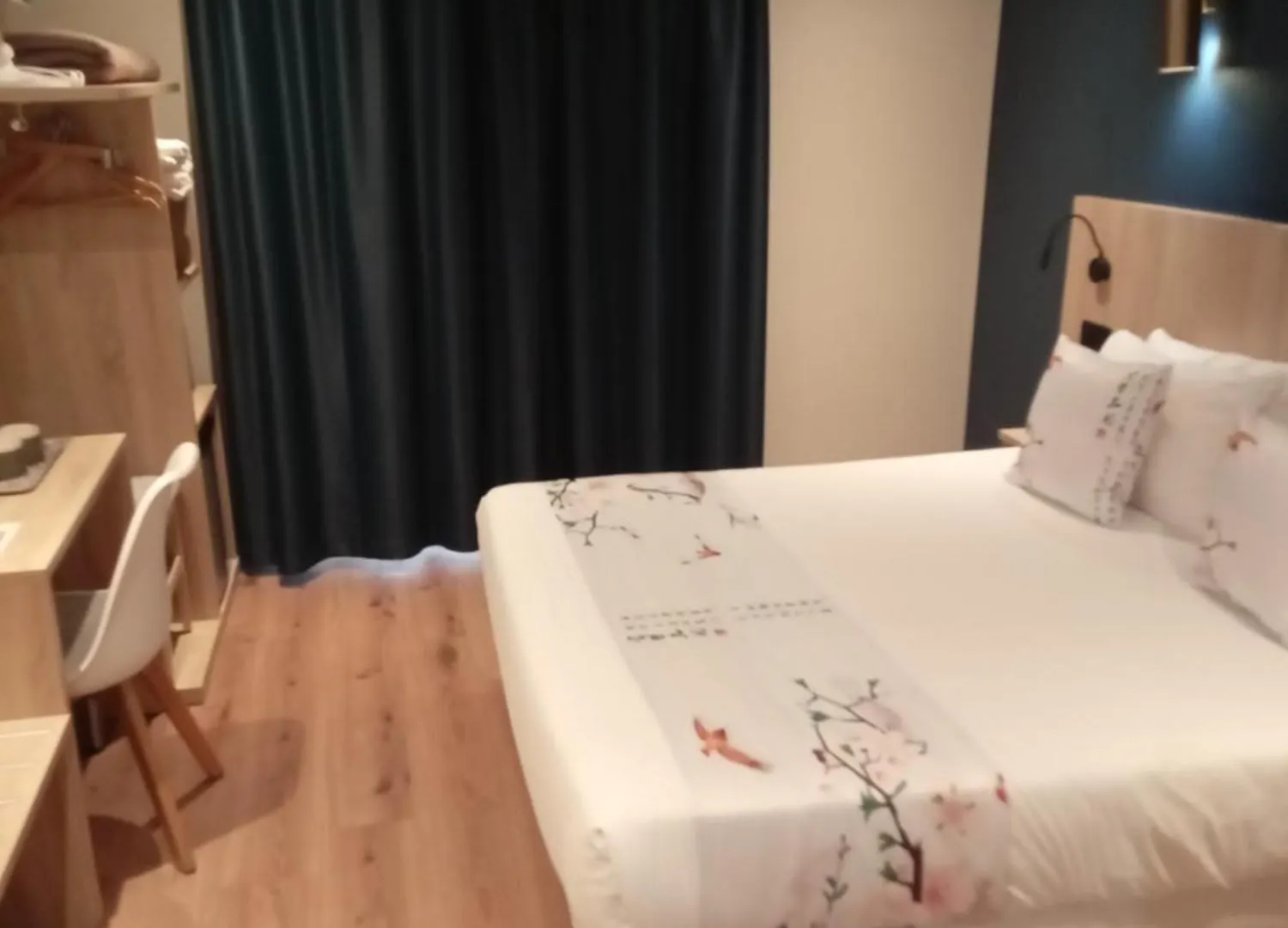 **  פריז Hotel Modern Est צרפת
