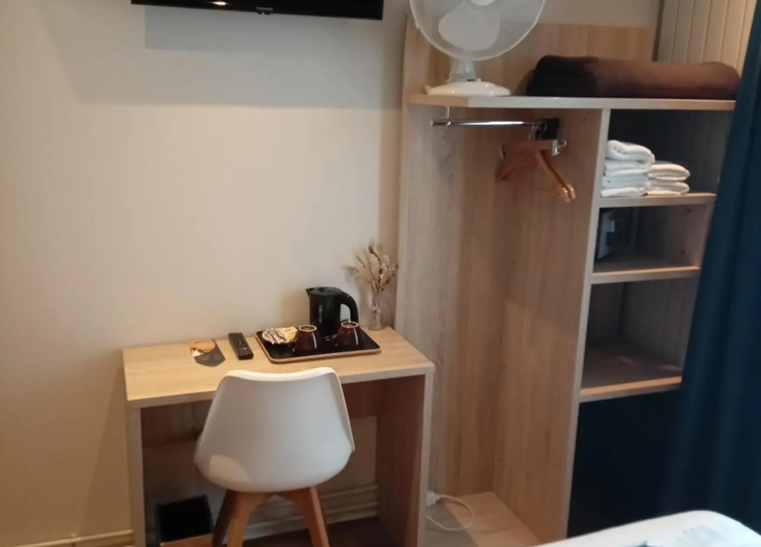 פריז Hotel Modern Est