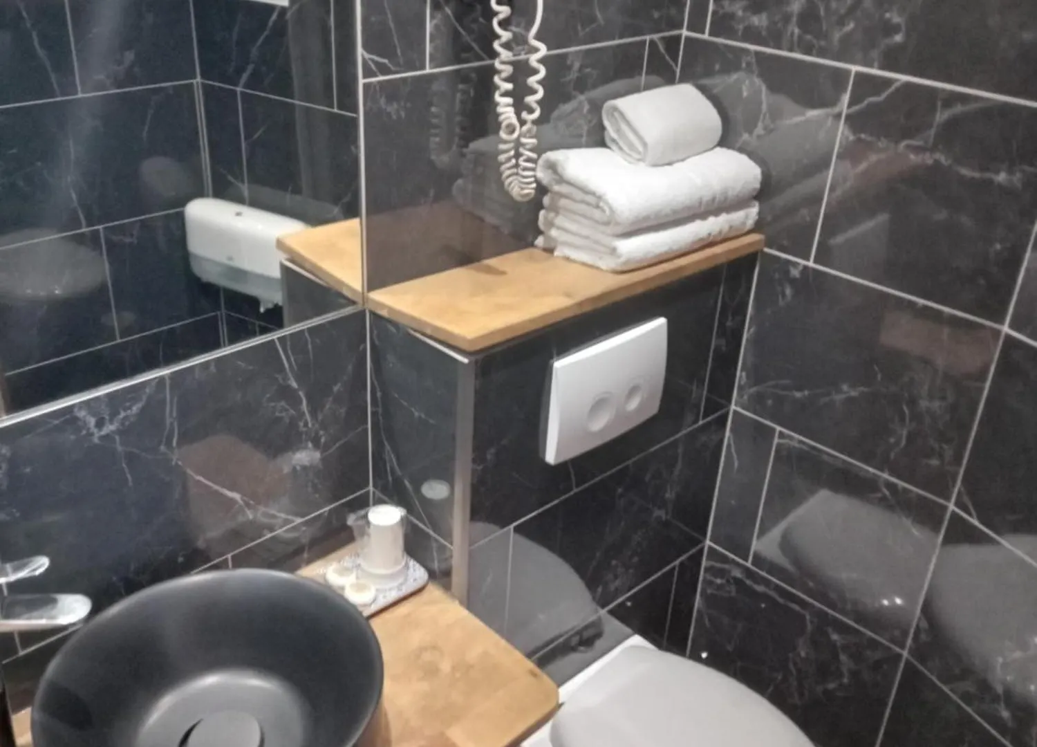 פריז Hotel Modern Est